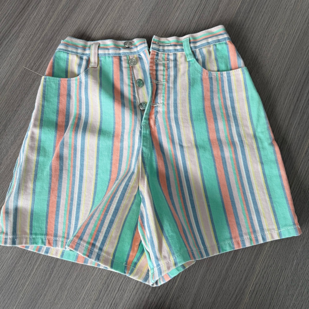 Missguided pastel stripe denim mom shorts - Picture 4 of 4